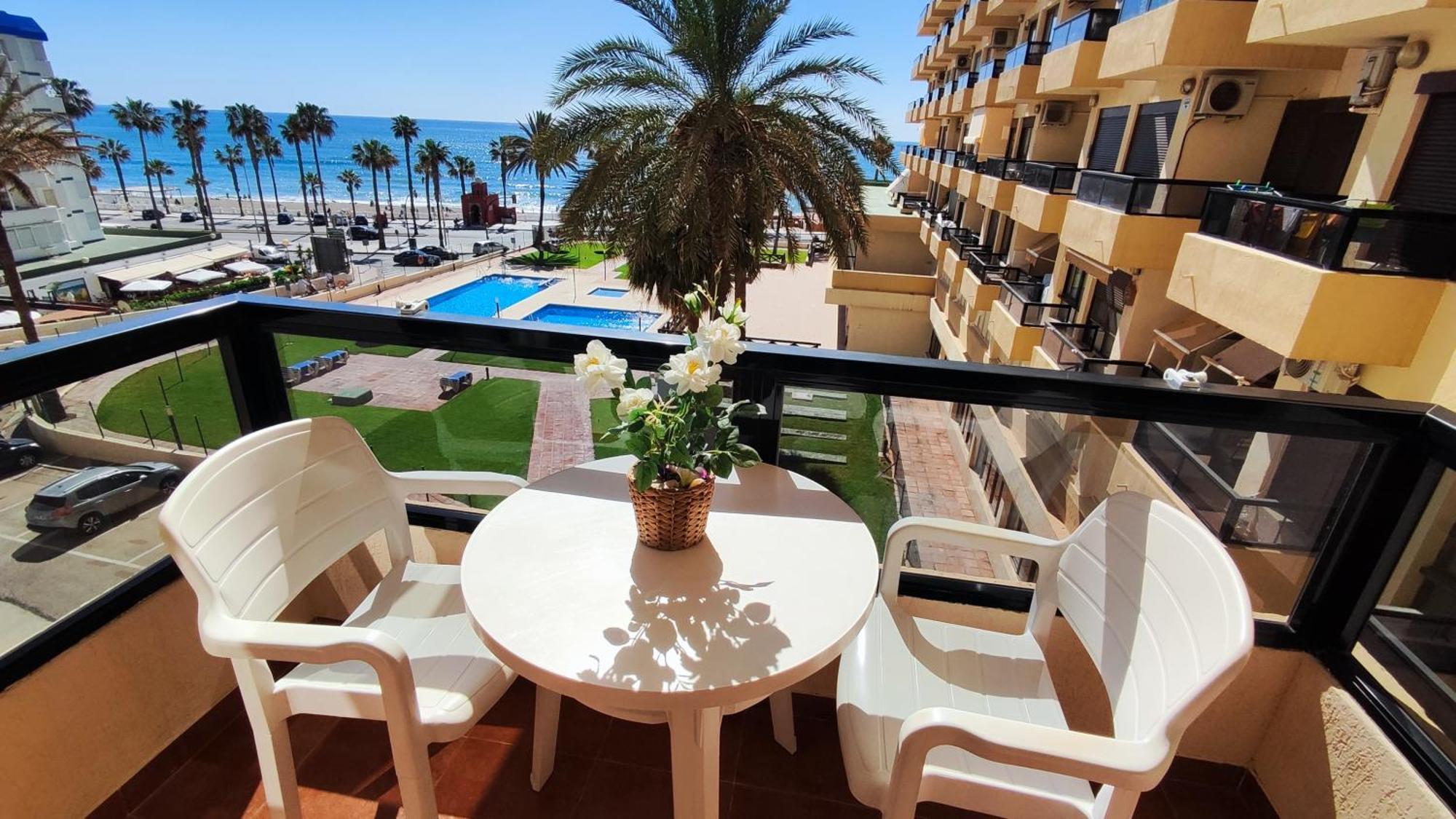 Aloha Playa Apartment With Ocean Views And Pools Benalmádena Exterior foto